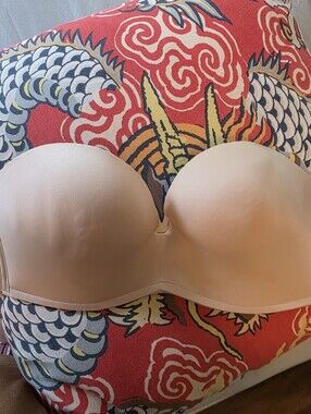 Wonderbra Strapless Smooth Molded Bra EUC